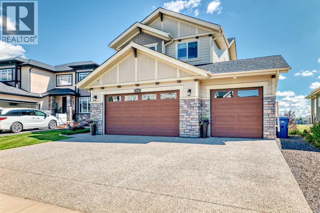 239 Stonemere Green, Chestermere, Alberta  T1X 0S1 - Photo 2 - A2280894