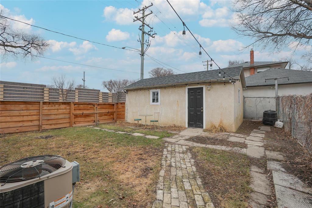 347 Burrows Avenue, Winnipeg, Manitoba  R2W 2Z7 - Photo 23 - 202608327