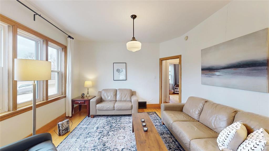 347 Burrows Avenue, Winnipeg, Manitoba  R2W 2Z7 - Photo 4 - 202608327