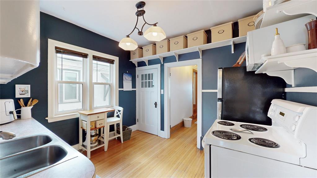 347 Burrows Avenue, Winnipeg, Manitoba  R2W 2Z7 - Photo 8 - 202608327