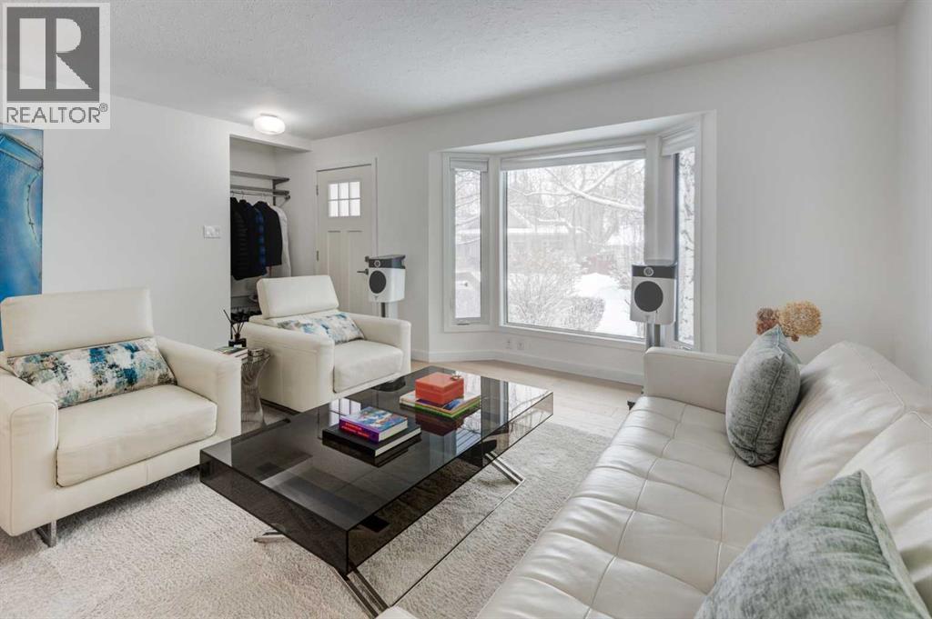 3119 46 Street Sw, Calgary, Alberta  T3E 1W7 - Photo 3 - A2299182