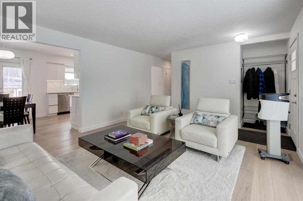 3119 46 Street Sw, Calgary, Alberta  T3E 1W7 - Photo 4 - A2299182