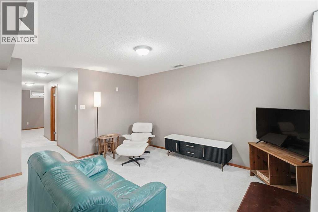 138 Midcrest Crescent Se, Calgary, Alberta  T2X 1B6 - Photo 20 - A2304491