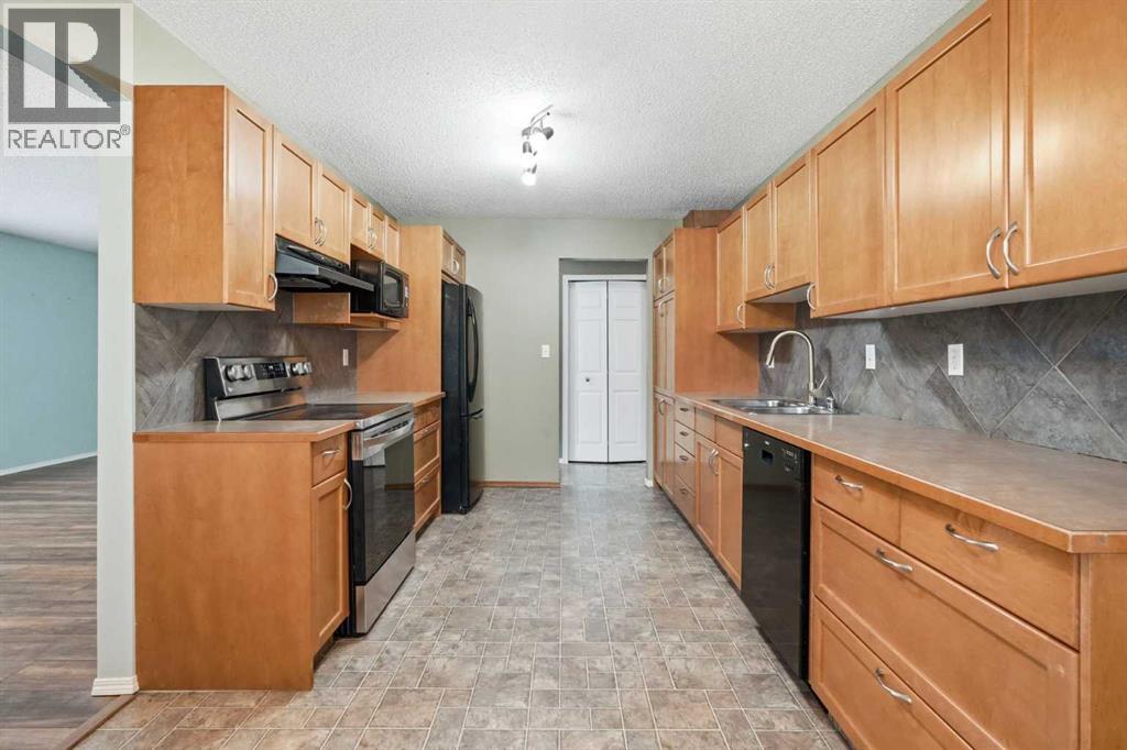 138 Midcrest Crescent Se, Calgary, Alberta  T2X 1B6 - Photo 11 - A2304491