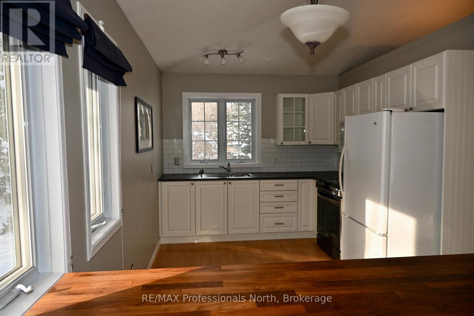 351 Chub Lake Road, Huntsville, Ontario  P1H 1S4 - Photo 10 - X12753802