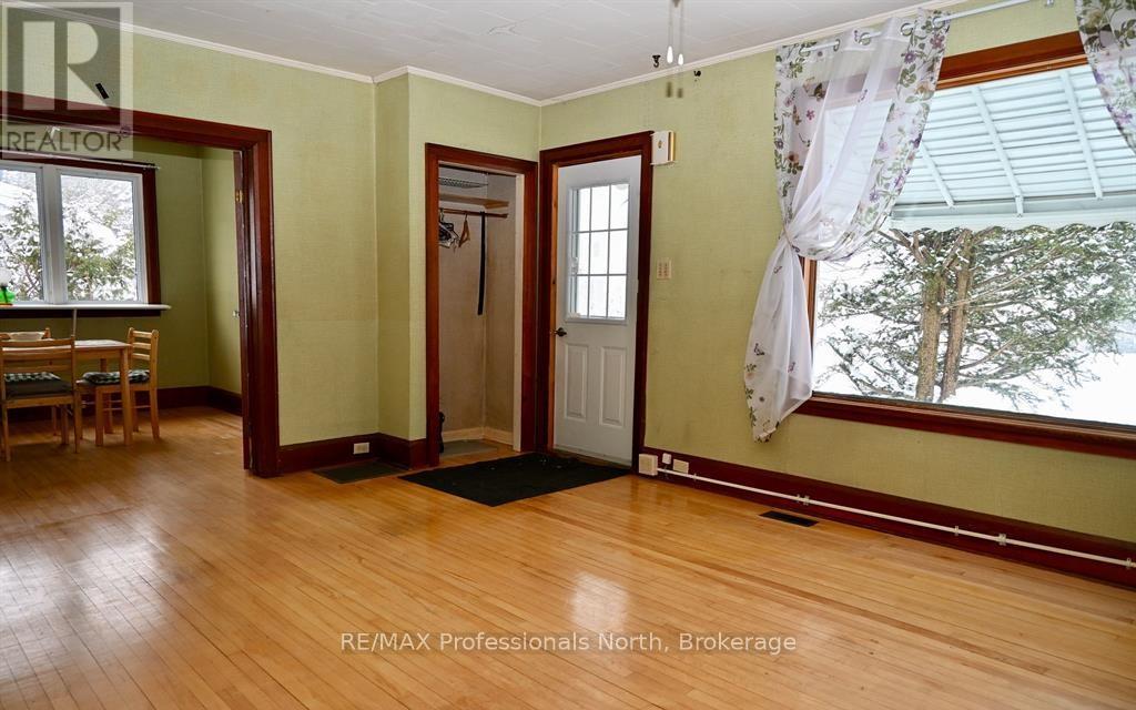 330 John Street S, Gravenhurst, Ontario  P1P 1J1 - Photo 6 - X12943600