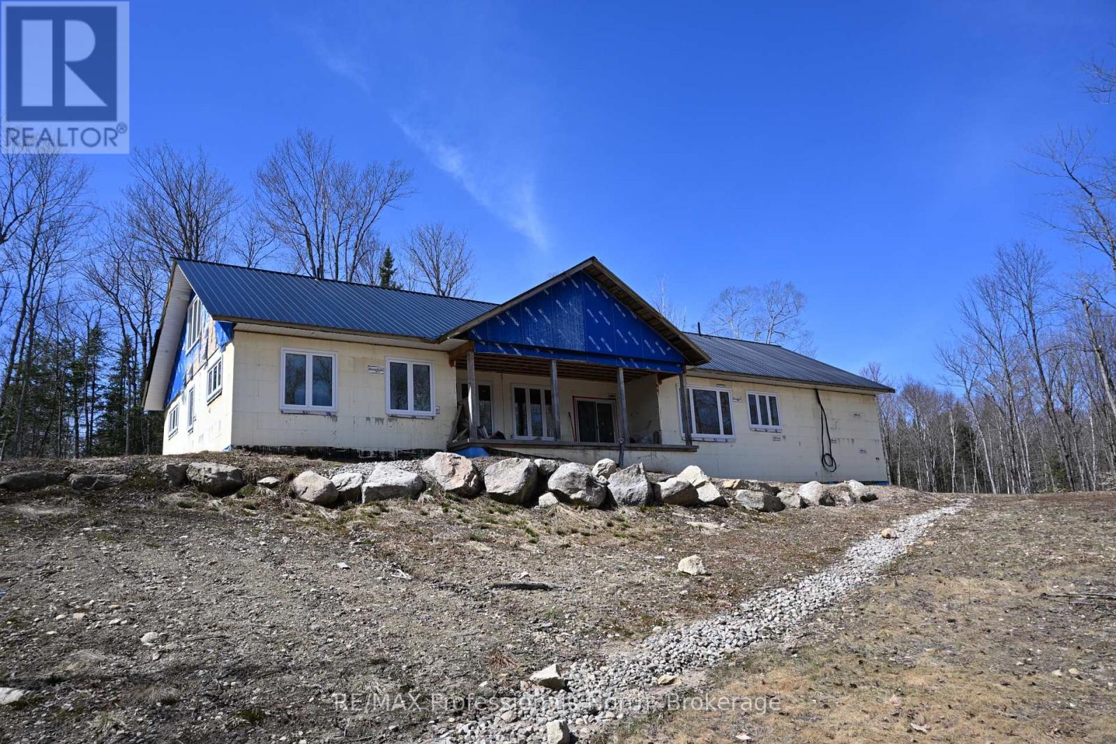 121 LOON LAKE ROAD, Magnetawan, Ontario