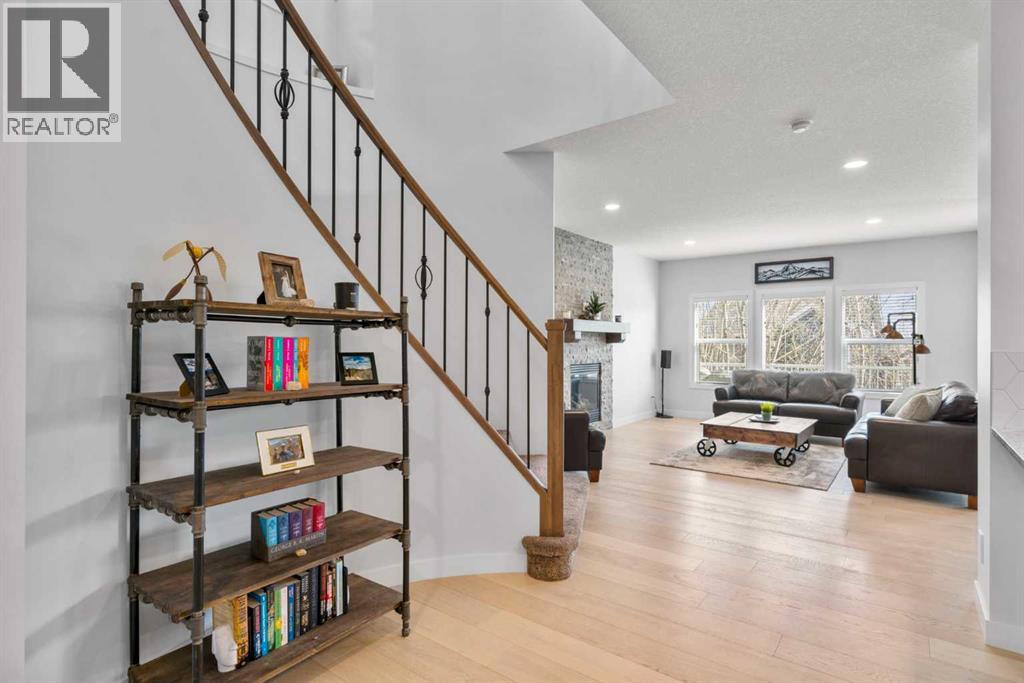 99 Ridge View Close, Cochrane, Alberta  T4C 0P8 - Photo 3 - A2302374