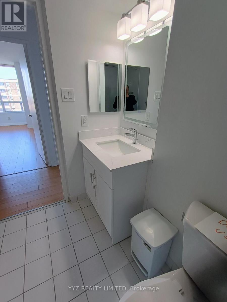 1602 - 1101 Steeles Avenue W, Toronto, Ontario  M2R 3W5 - Photo 3 - C13046170