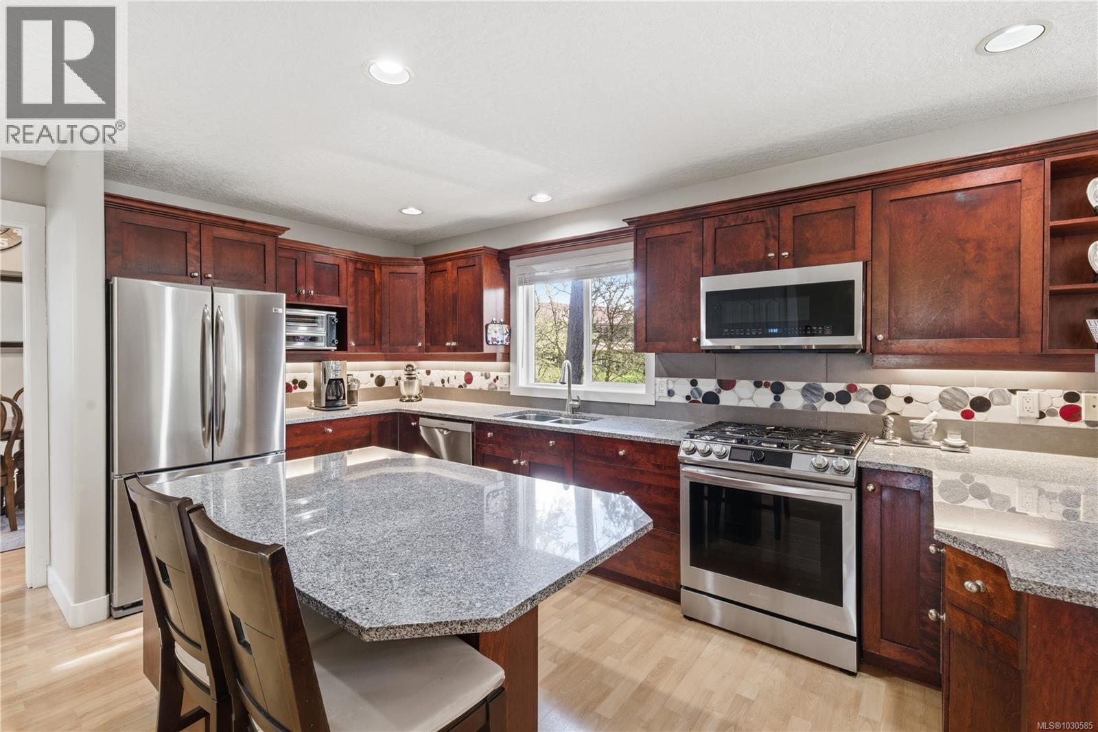 81 Chilco Ridge Pl, View Royal, British Columbia  V9B 5Z7 - Photo 12 - 1030585