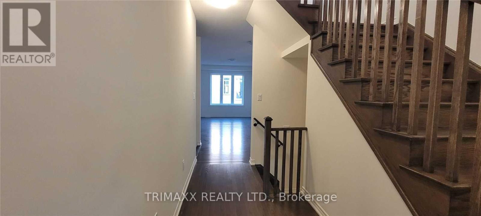 9 Truffle Court, Brampton, Ontario  L7A 5A6 - Photo 7 - W12671900