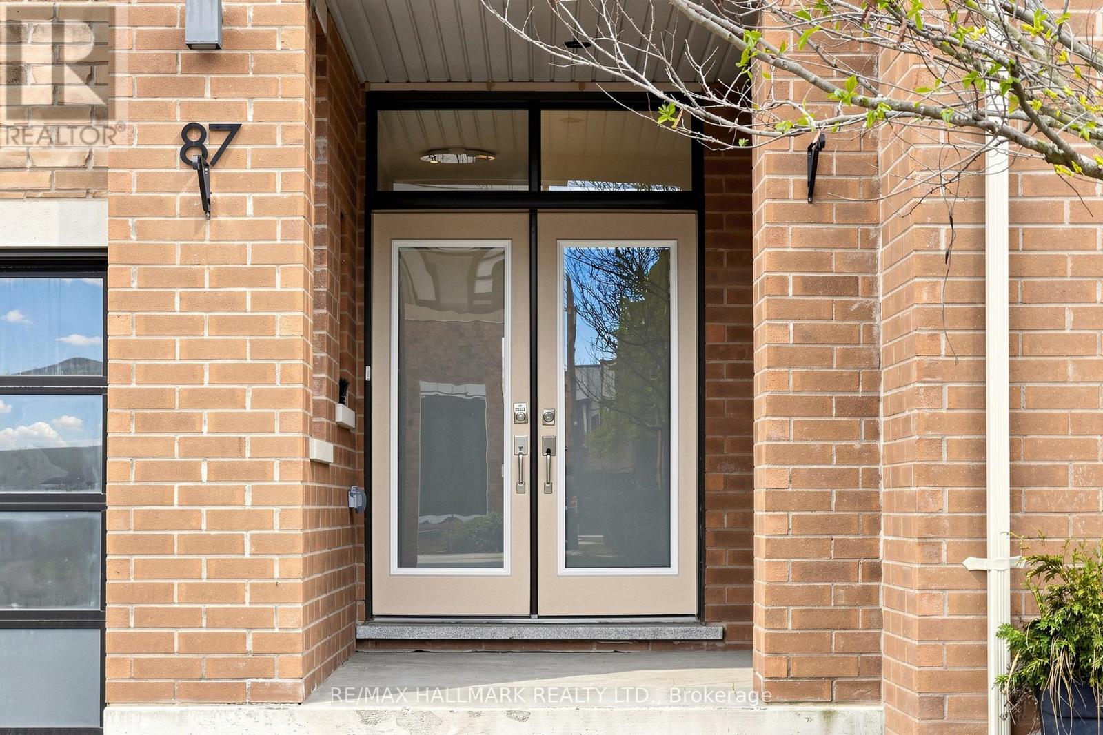 87 Dariole Drive, Richmond Hill, Ontario  L4E 0Z4 - Photo 3 - N13046180