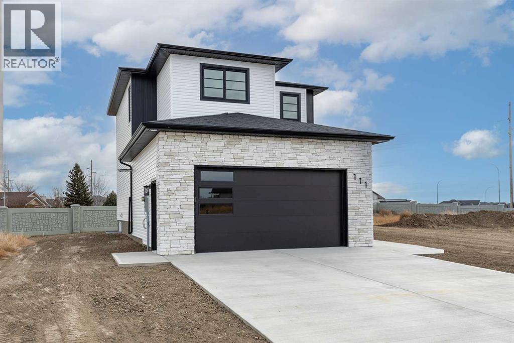 111 Sierra Road Sw, Medicine Hat, Alberta  T1B 4Y6 - Photo 2 - A2284003