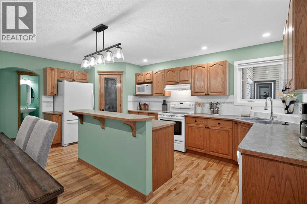 112 West Creek Close, Chestermere, Alberta  T1X 1M2 - Photo 11 - A2303728