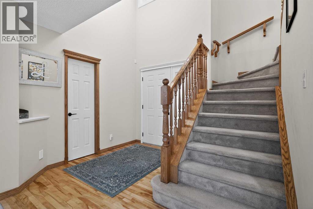 112 West Creek Close, Chestermere, Alberta  T1X 1M2 - Photo 5 - A2303728