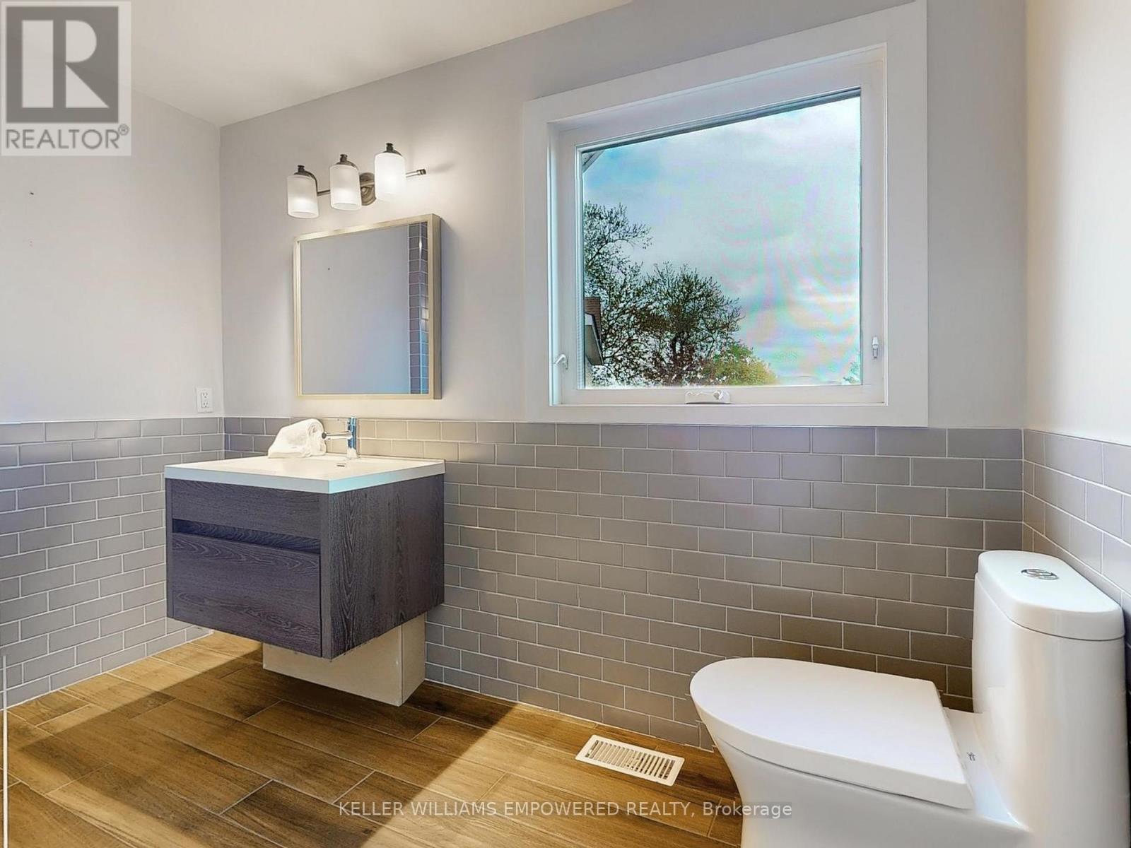 8 Macleod Estate Court, Richmond Hill, Ontario  L4E 0B1 - Photo 32 - N12770826