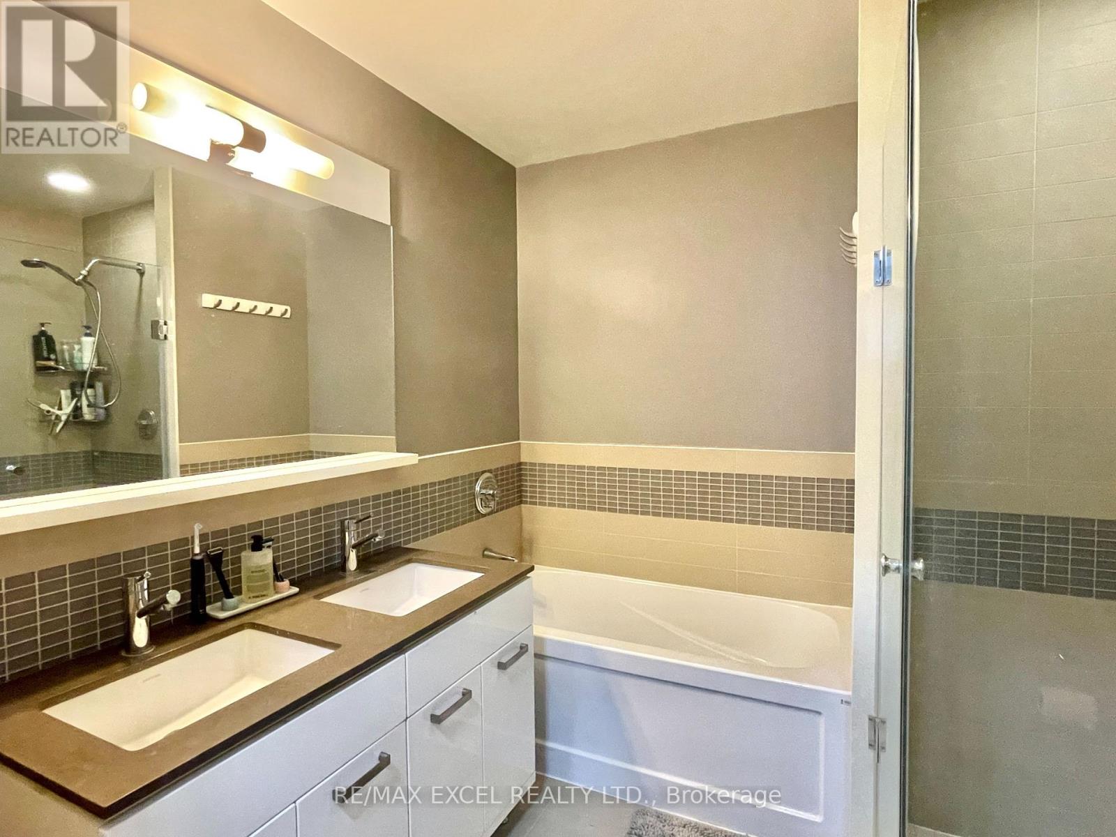 2704 - 295 Adelaide Street W, Toronto, Ontario  M5V 0L4 - Photo 8 - C13010430