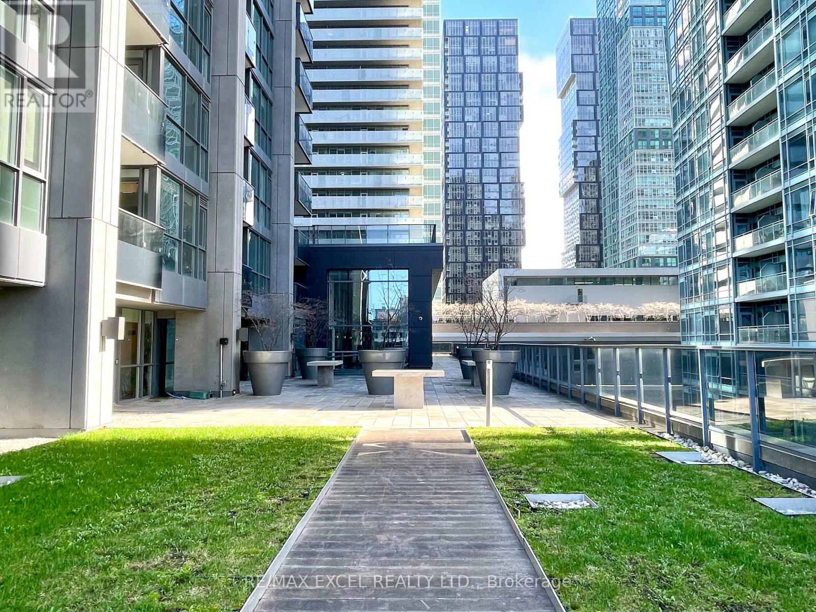 2704 - 295 Adelaide Street W, Toronto, Ontario  M5V 0L4 - Photo 13 - C13010430