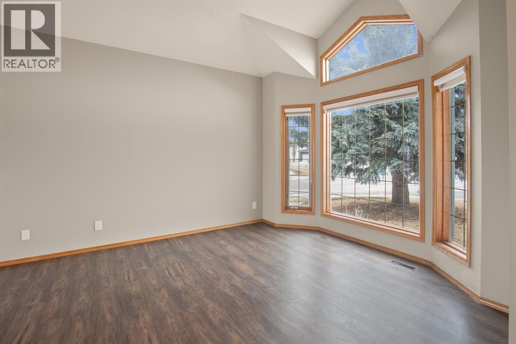 87 Denison Crescent, Red Deer, Alberta  T4R 2E9 - Photo 3 - A2295335