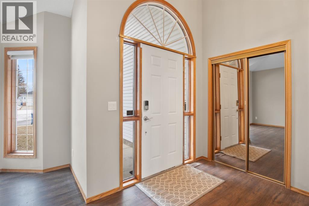 87 Denison Crescent, Red Deer, Alberta  T4R 2E9 - Photo 2 - A2295335