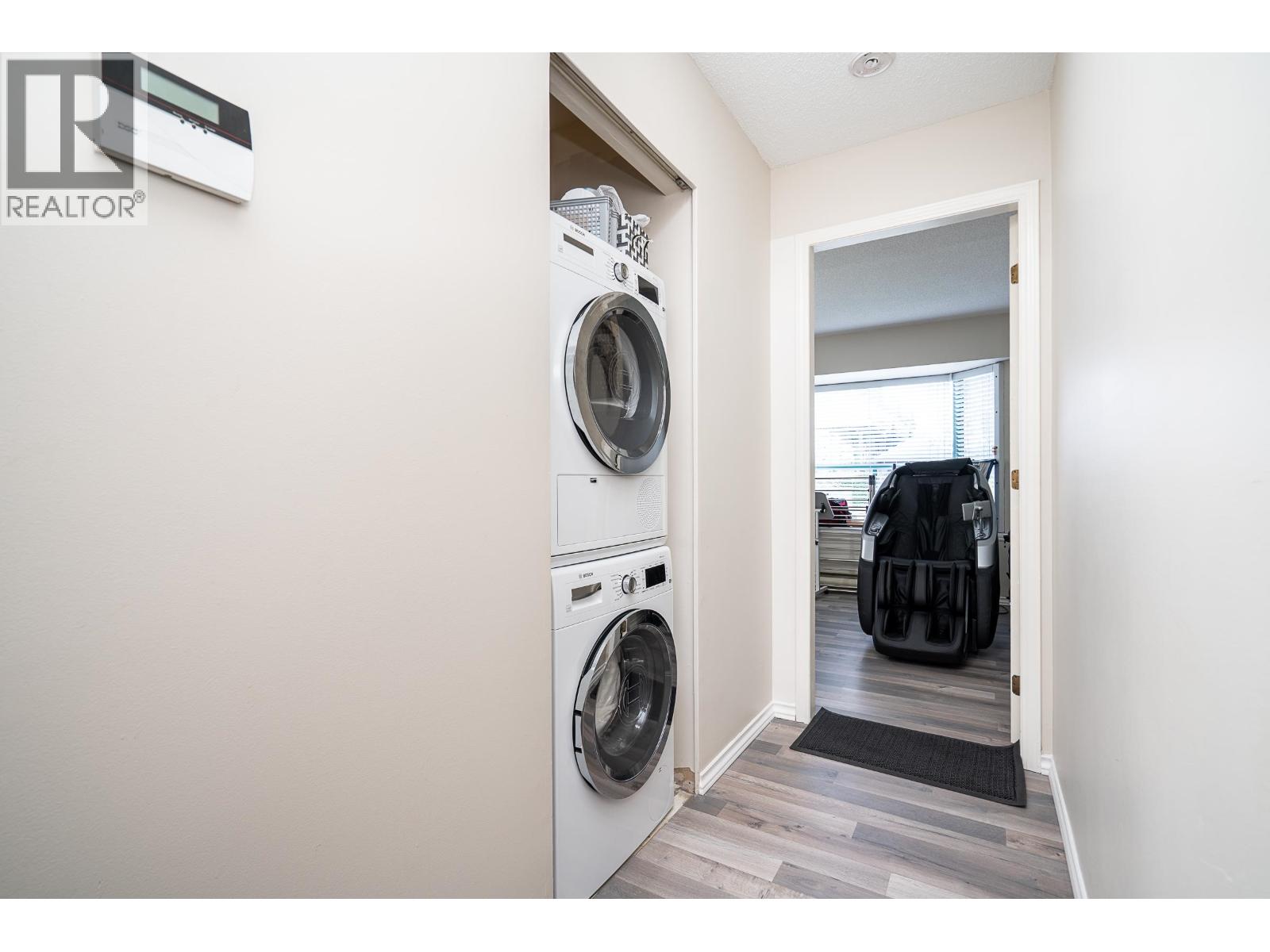 Listing Picture 30 of 31 : 109 5250 VICTORY STREET, Burnaby / 本拿比 - 魯藝地產 Yvonne Lu Group - MLS Medallion Club Member