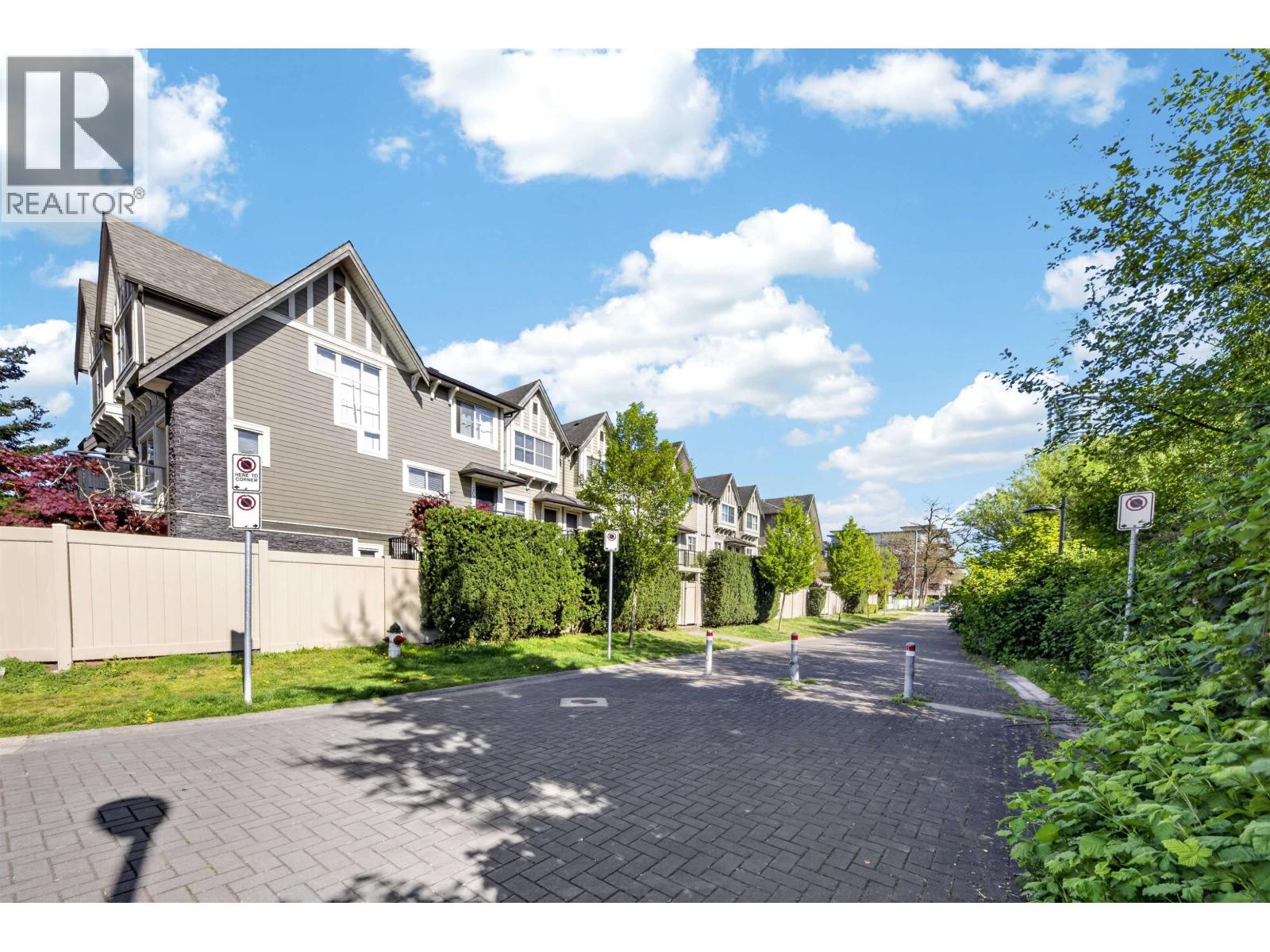 203 7159 Stride Avenue, Burnaby, British Columbia  V3N 1T8 - Photo 4 - R3115581