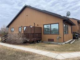 Property: 5 Middle Drive, Winnipeg Beach, Manitoba