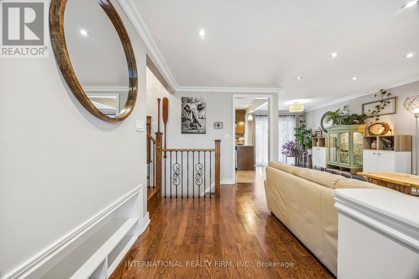 48 Holford Crescent, Toronto, Ontario  M1T 1M2 - Photo 3 - E12923584