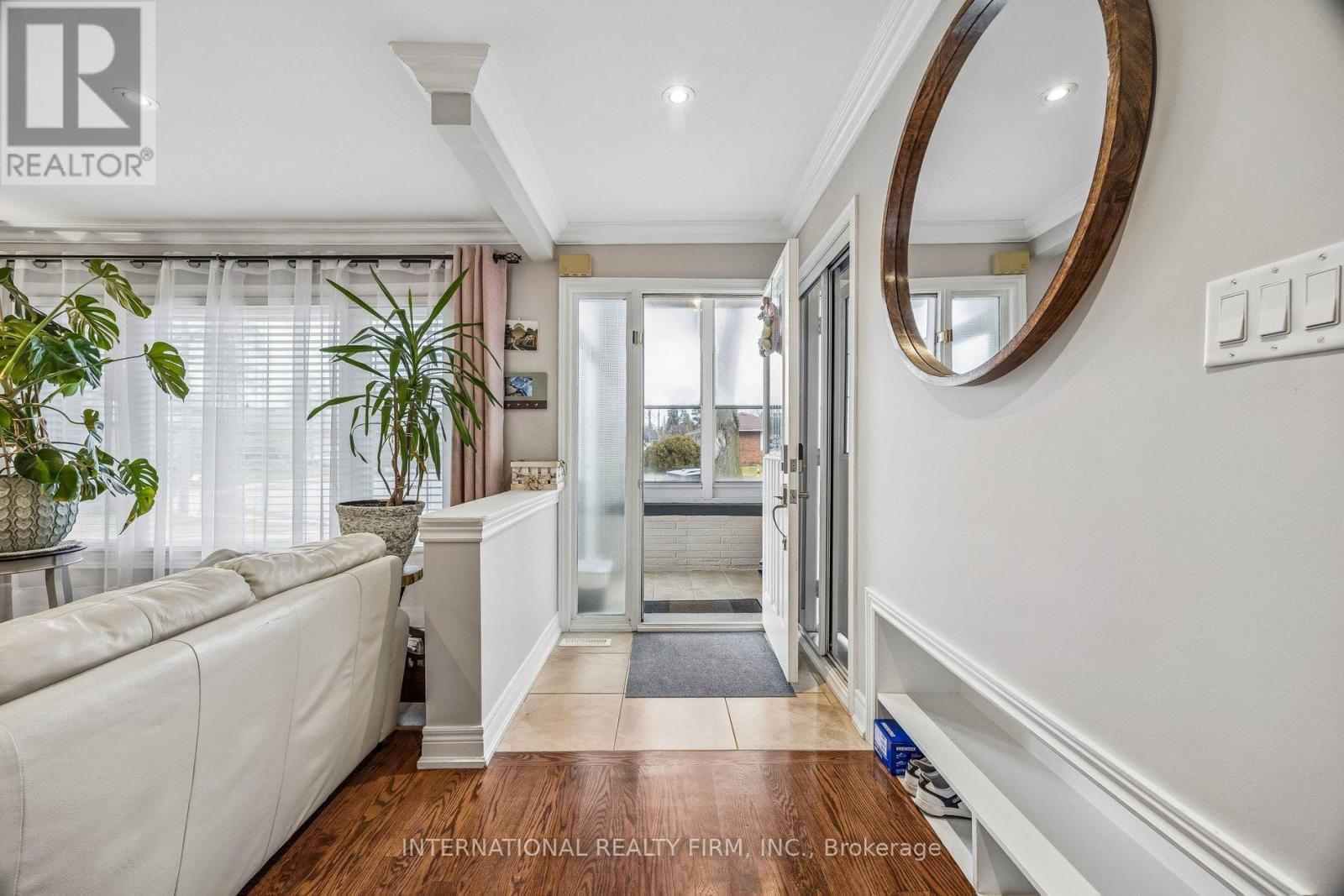 48 Holford Crescent, Toronto, Ontario  M1T 1M2 - Photo 4 - E12923584