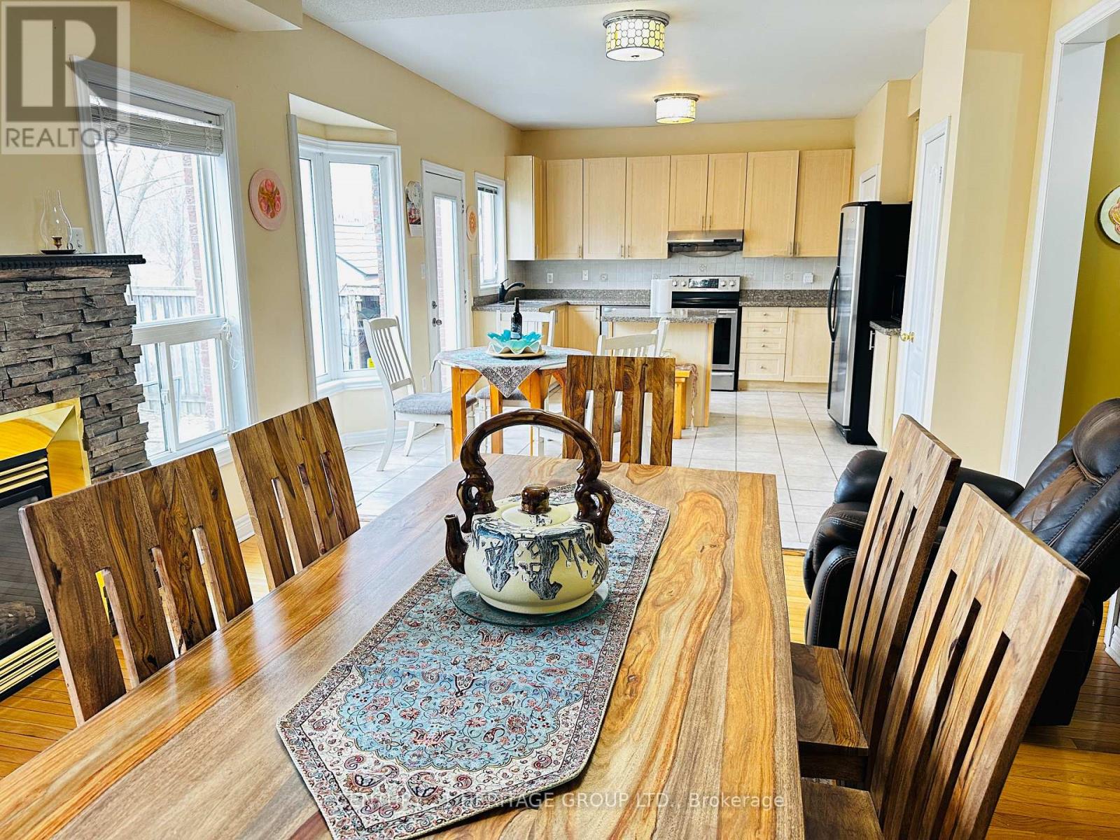 97 Maroon Drive, Richmond Hill, Ontario  L4E 5B6 - Photo 10 - N12947268