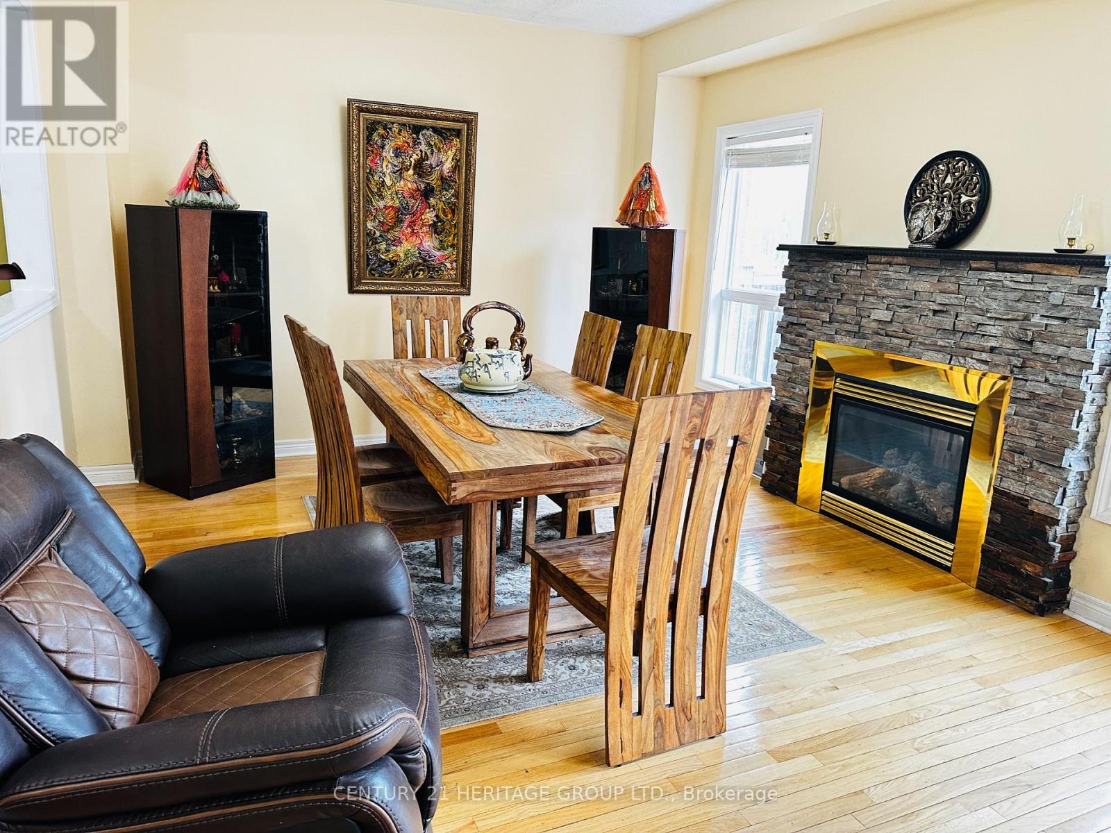 97 Maroon Drive, Richmond Hill, Ontario  L4E 5B6 - Photo 9 - N12947268