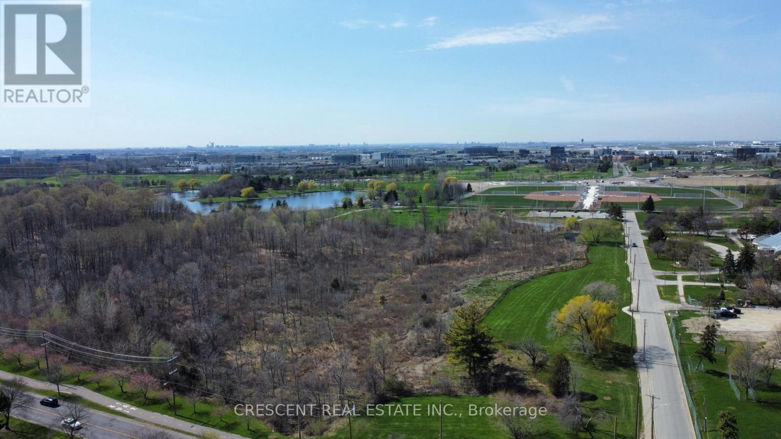 18 Laver Road, Toronto, Ontario  M9C 3K5 - Photo 6 - W12982774