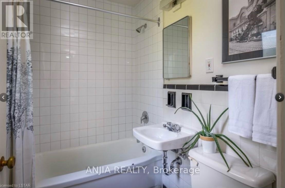 Unknown Address, ,     - Photo 6 - X13046188