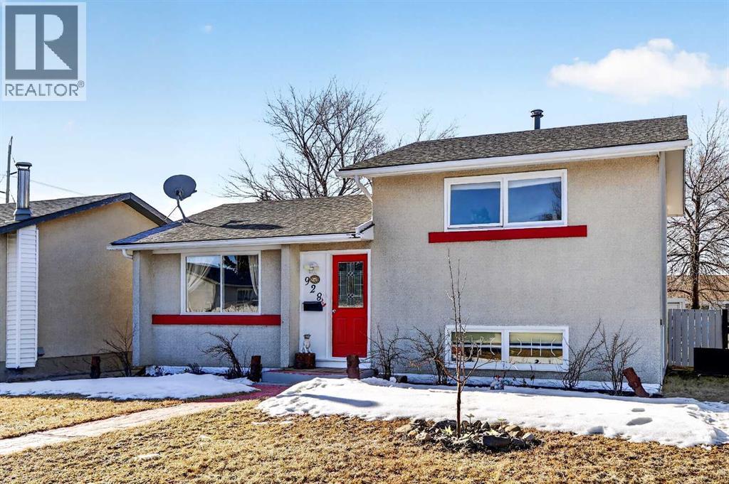 928 Pinecliff Drive Ne, Calgary, Alberta  T1Y 3Y2 - Photo 3 - A2299116