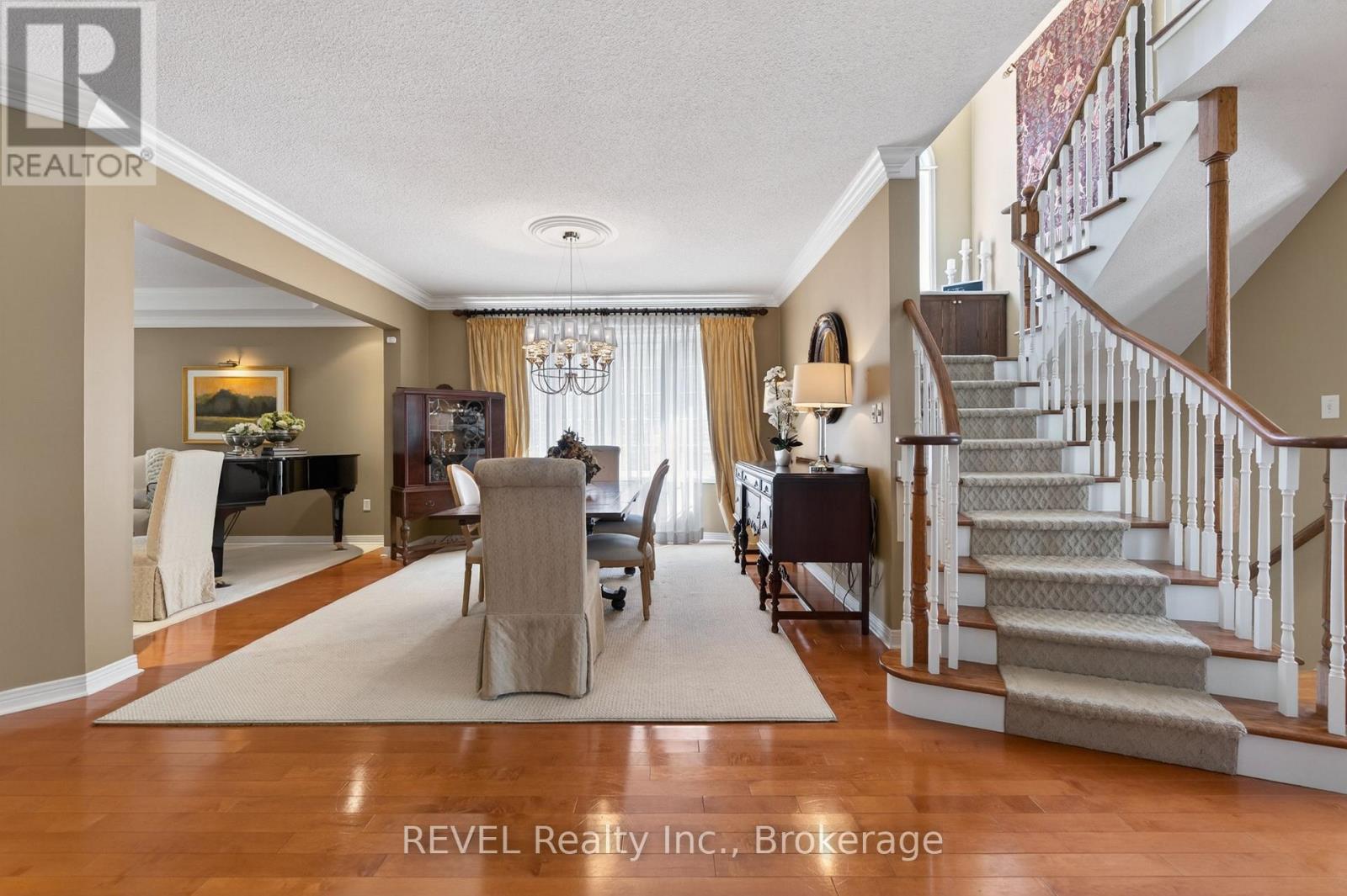 4266 Clubview Drive, Burlington, Ontario  L7M 4X2 - Photo 11 - W13046200