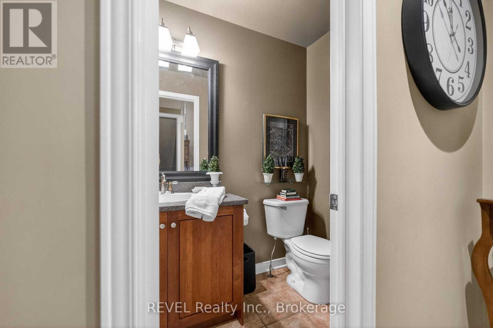 4266 Clubview Drive, Burlington, Ontario  L7M 4X2 - Photo 22 - W13046200