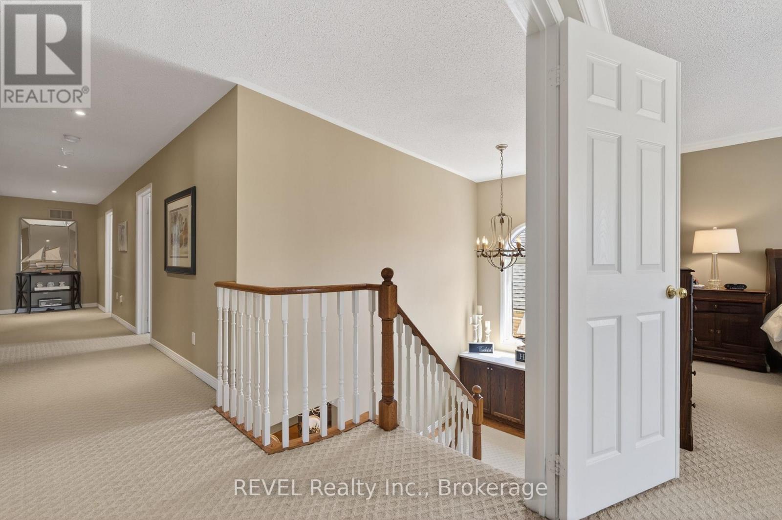 4266 Clubview Drive, Burlington, Ontario  L7M 4X2 - Photo 23 - W13046200