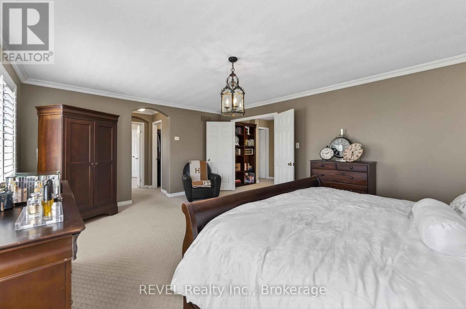 4266 Clubview Drive, Burlington, Ontario  L7M 4X2 - Photo 25 - W13046200