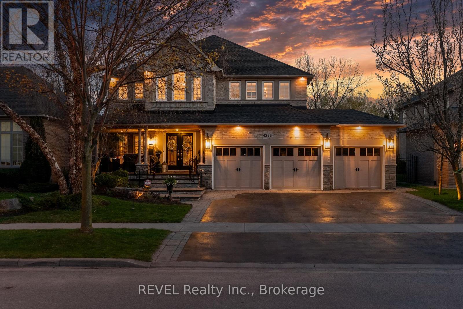 4266 Clubview Drive, Burlington, Ontario  L7M 4X2 - Photo 4 - W13046200