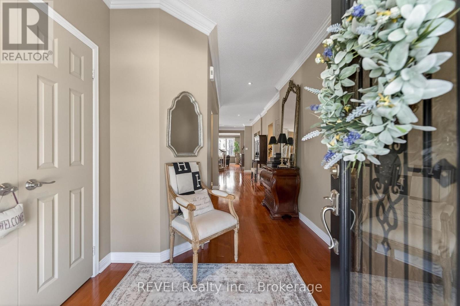 4266 Clubview Drive, Burlington, Ontario  L7M 4X2 - Photo 5 - W13046200