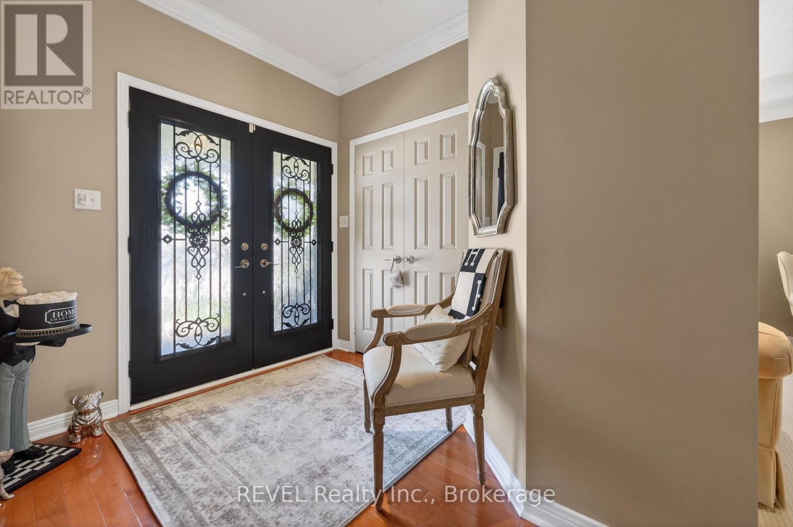 4266 Clubview Drive, Burlington, Ontario  L7M 4X2 - Photo 6 - W13046200