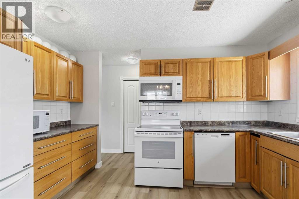 13 Mcleod Street, Fort Mcmurray, Alberta  T9H 1Z4 - Photo 15 - A2304442