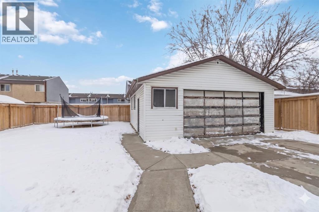 13 Mcleod Street, Fort Mcmurray, Alberta  T9H 1Z4 - Photo 35 - A2304442