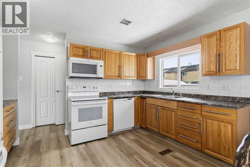 13 Mcleod Street, Fort Mcmurray, Alberta  T9H 1Z4 - Photo 13 - A2304442