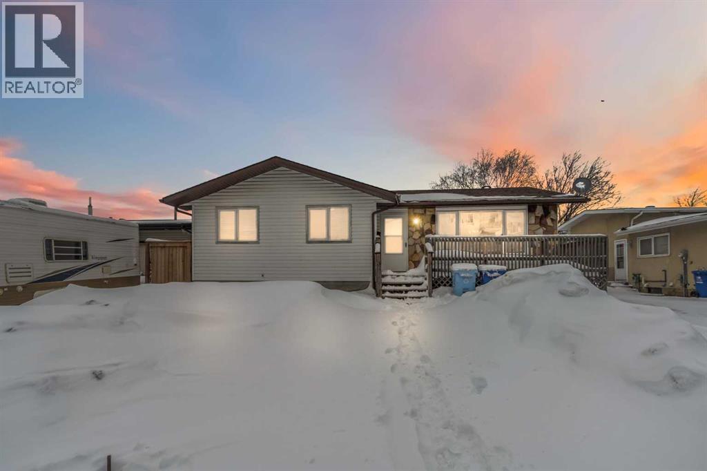 13 Mcleod Street, Fort Mcmurray, Alberta  T9H 1Z4 - Photo 4 - A2304442