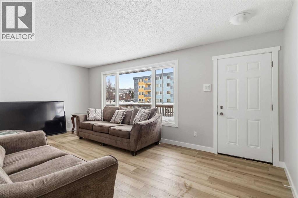 13 Mcleod Street, Fort Mcmurray, Alberta  T9H 1Z4 - Photo 6 - A2304442