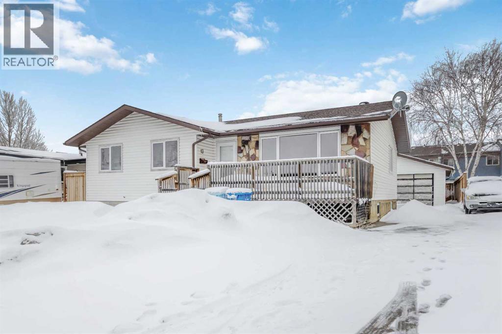 13 Mcleod Street, Fort Mcmurray, Alberta  T9H 1Z4 - Photo 5 - A2304442