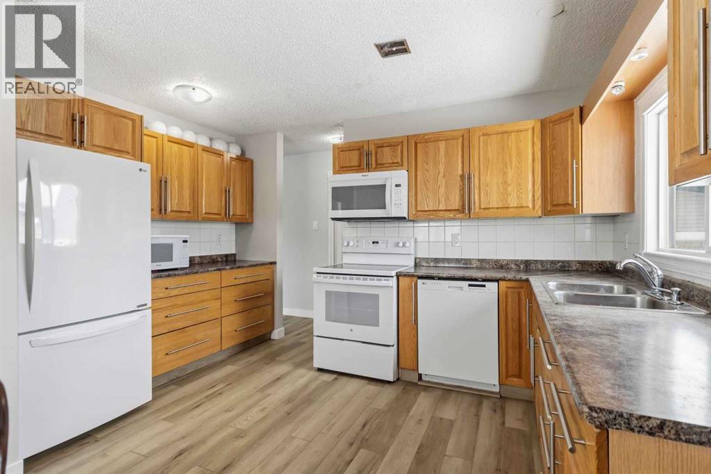 13 Mcleod Street, Fort Mcmurray, Alberta  T9H 1Z4 - Photo 14 - A2304442