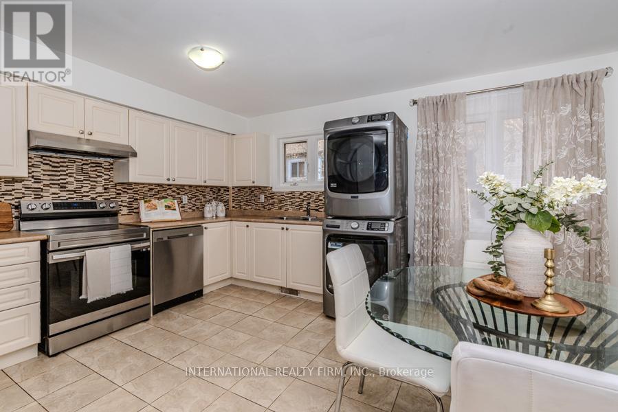 28 Camps Lane, Toronto, Ontario  M1E 0B2 - Photo 5 - E13038830