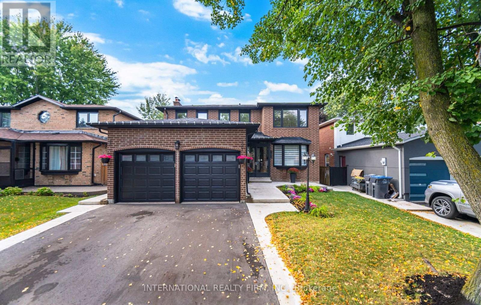 102 TANAGER SQUARE, Brampton, Ontario